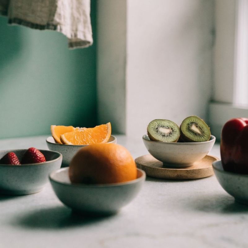 Naranjas, kiwi, pimiento rojo y fresas, alimentos ricos en vitamina C